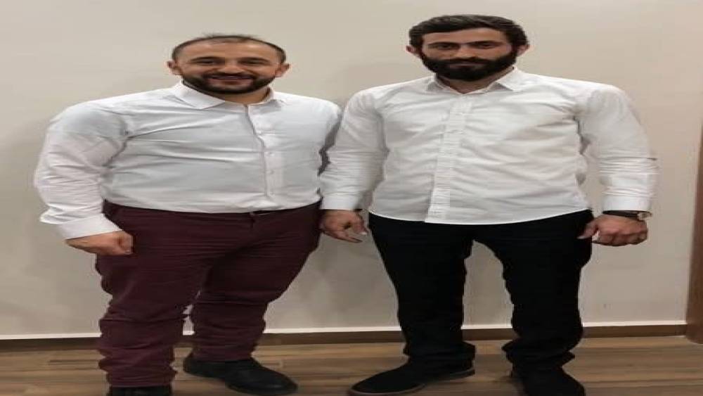 Arkadaşını bı&ccedil;aklayarak &ouml;ld&uuml;ren zanlının kooperatif başkanı olduğu ve 2 ay &ouml;nce a&ccedil;ık cezaevinden ka&ccedil;tığı ortaya &ccedil;ıktı
