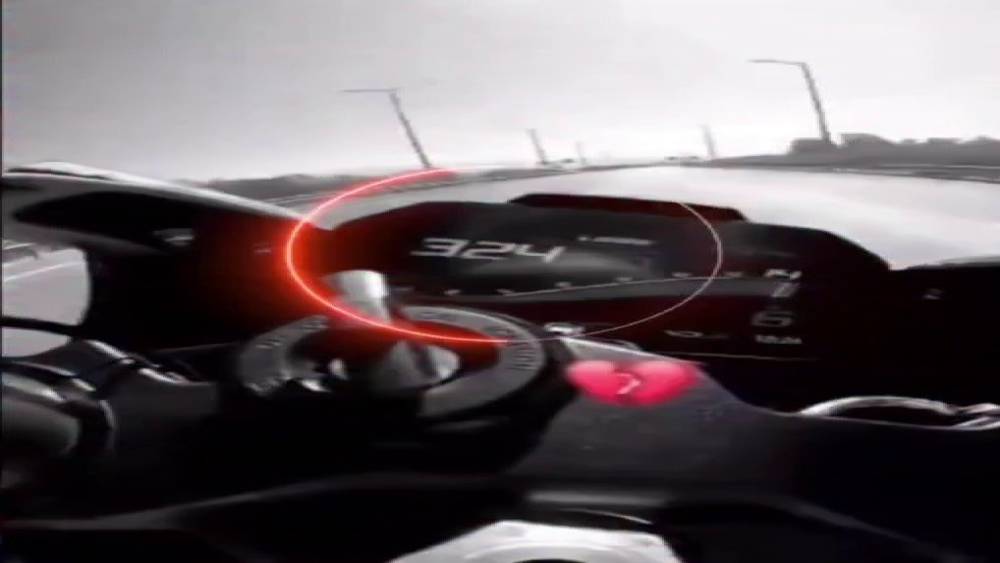 Otobanda 324 Km hıza ulaşan motosikletli &ouml;l&uuml;me meydan okudu
