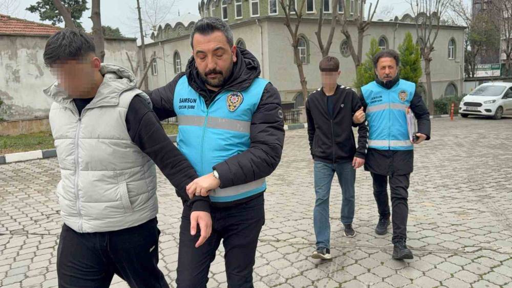 Samsun&rsquo;da Trabzonspor otob&uuml;s&uuml;n&uuml; taşlayan 5 kişi adliyeye sevk edildi
