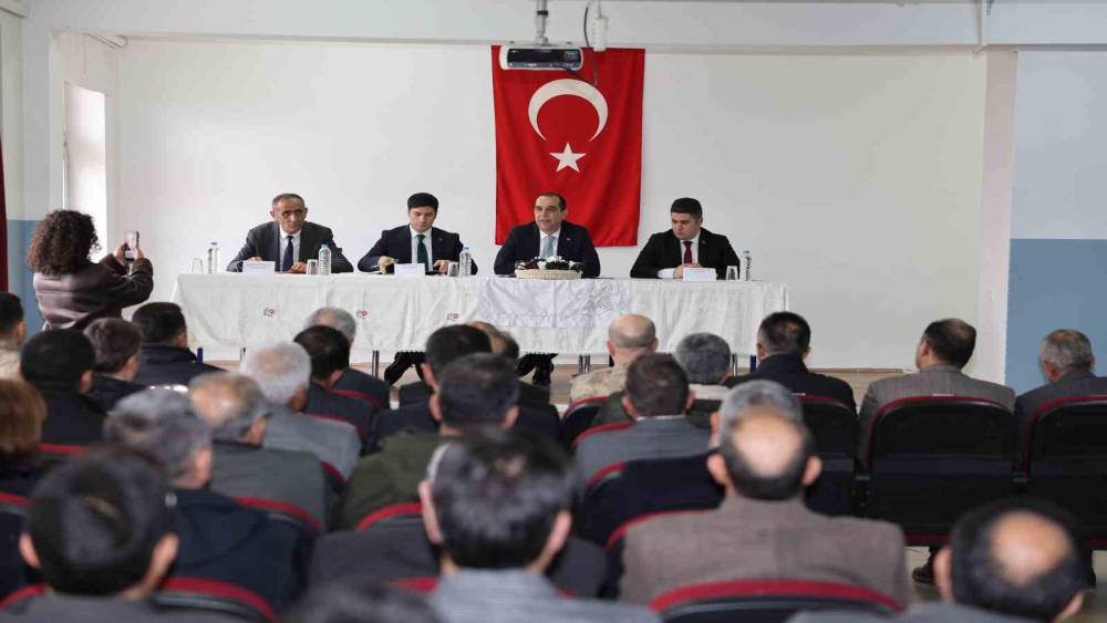 Iğdır Valisi Taşolar, Aralık il&ccedil;esinde muhtarlarla bir araya geldi
