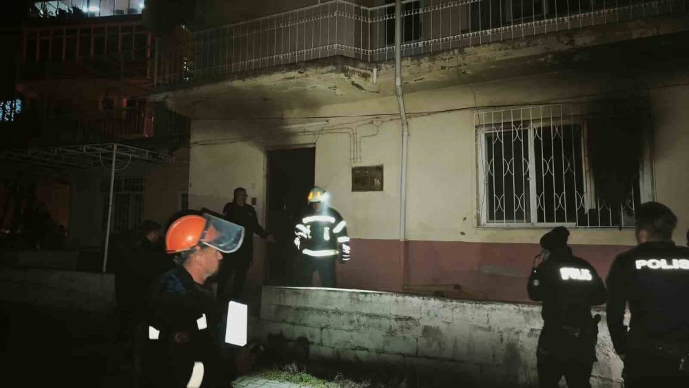 Boş evde &ccedil;ıkan yangın korkuttu
