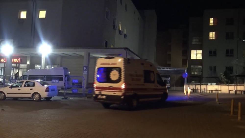 Siverek&rsquo;te sobadan sızan dumandan etkilenen 4 kişi hastaneye kaldırıldı
