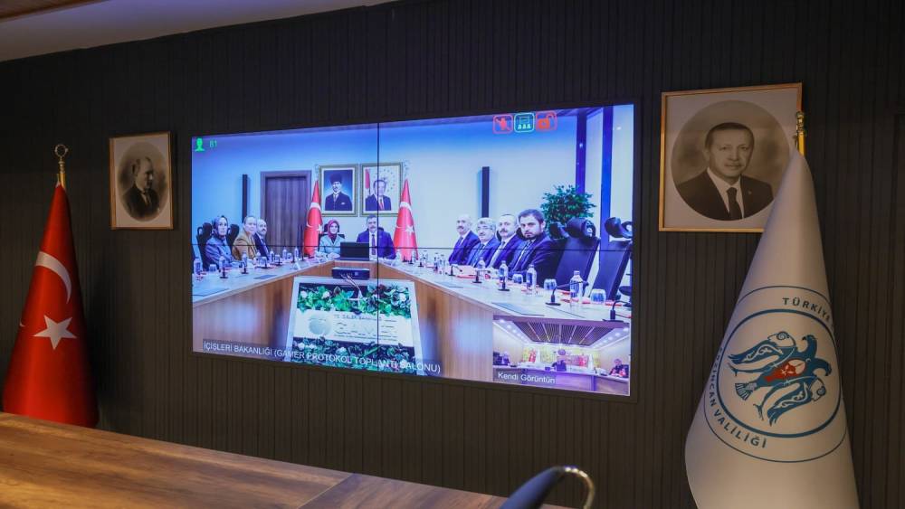 Bakan &Ccedil;ift&ccedil;i: "Sosyal risk haritalarıyla sahada etkin m&uuml;dahale sağlanacak"
