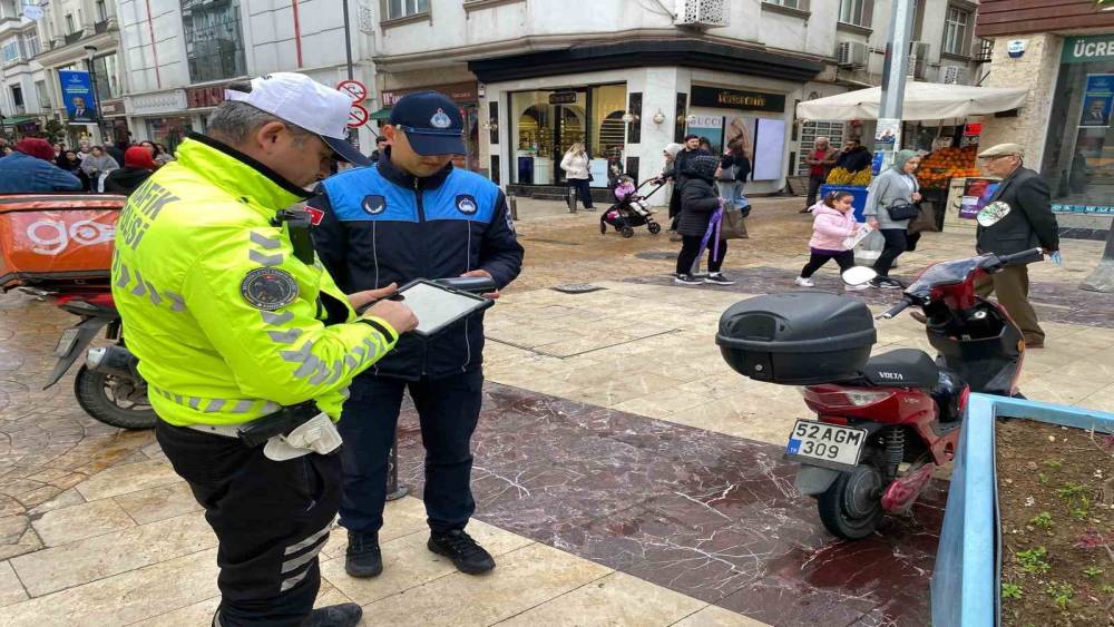 Ordu&rsquo;da trafiğe kapalı caddede motosiklet kullanan 261 s&uuml;r&uuml;c&uuml;ye 364 bin lira ceza
