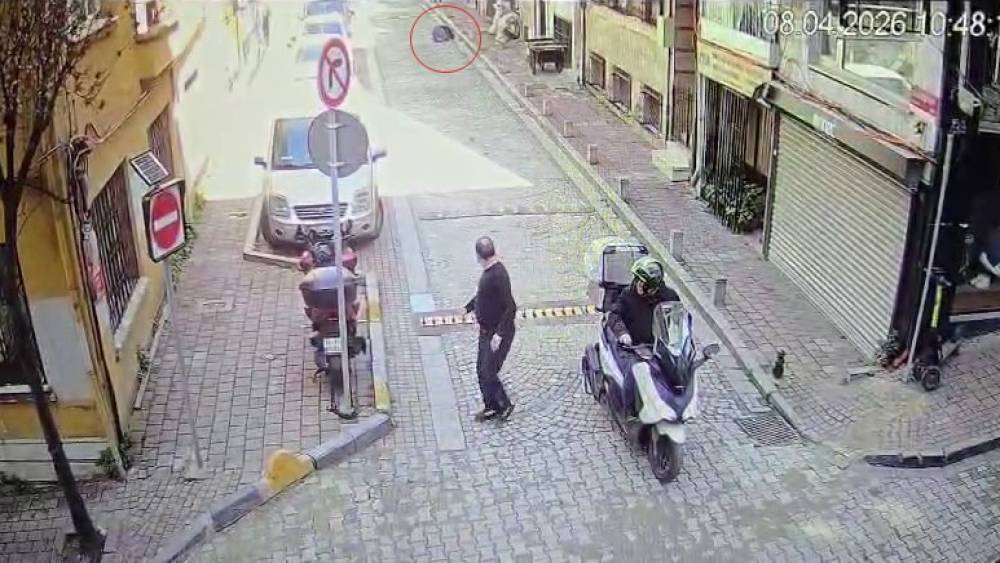 Fatih&rsquo;te cezaevinden izinli &ccedil;ıkarak ailesinin yanına gelen şahıs kendini ateşe verdi
