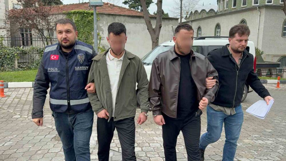 Şakalaşırken iş&ccedil;isini bı&ccedil;akladı: Su&ccedil;u &ccedil;alışanı &uuml;stlendi, polis ger&ccedil;eği ortaya &ccedil;ıkardı
