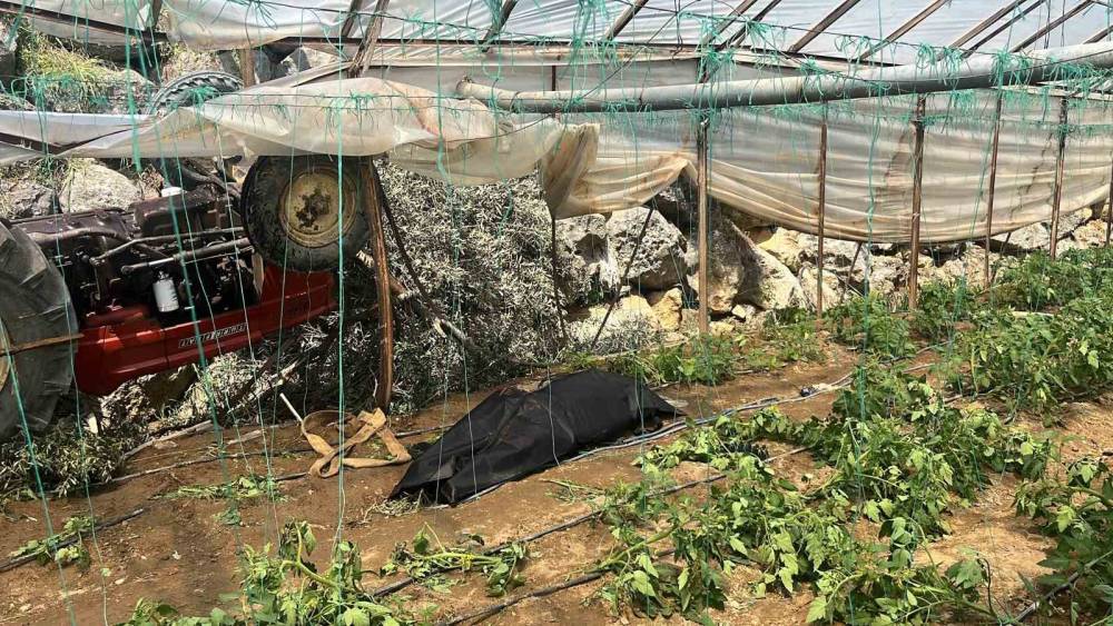 Alanya&rsquo;da trakt&ouml;r s&uuml;r&uuml;c&uuml;s&uuml;n&uuml;n cenazesi yakınlarına teslim edildi
