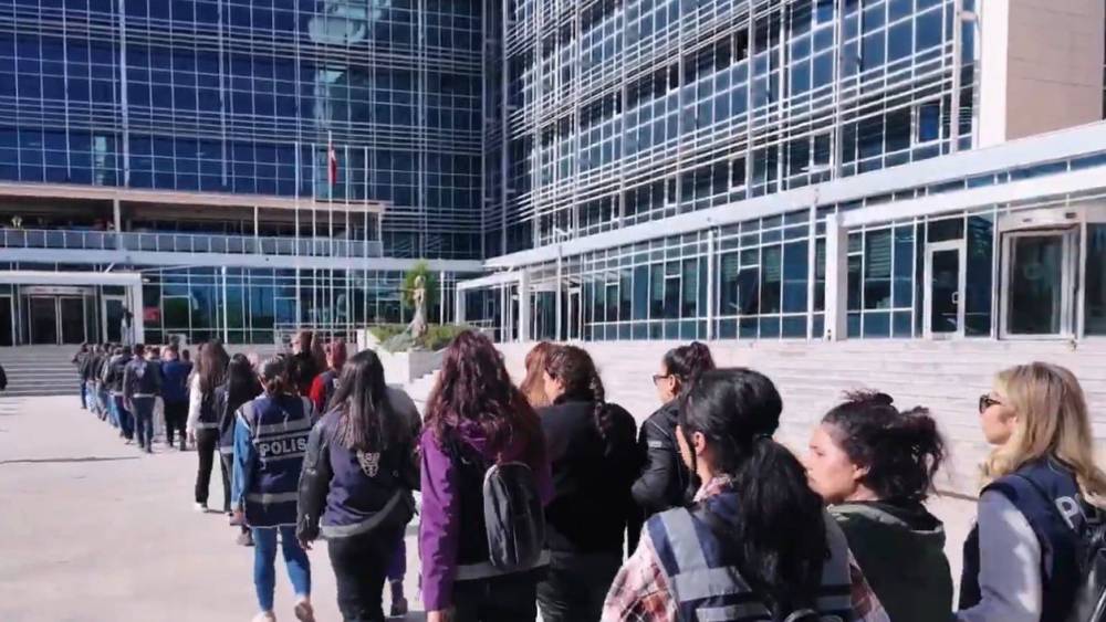 Tarsus&rsquo;ta narkotik operasyonu: 95 ş&uuml;pheli deşifre edildi, 40 tutuklama
