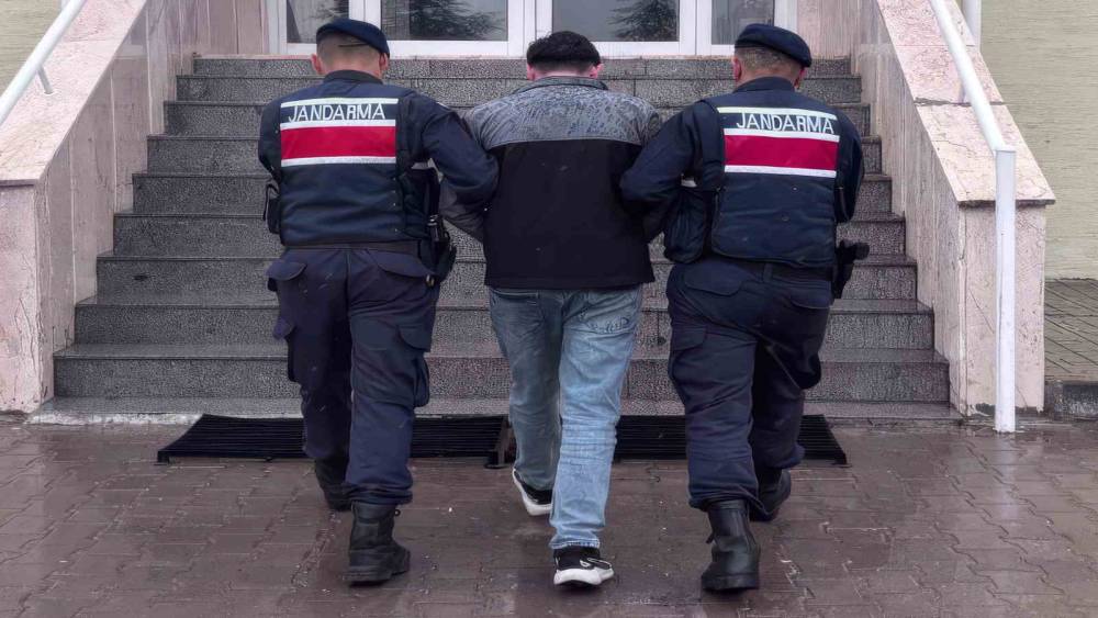 Kırıkkale&rsquo;de dolandırıcılık su&ccedil;undan aranan h&uuml;k&uuml;ml&uuml; yakalandı
