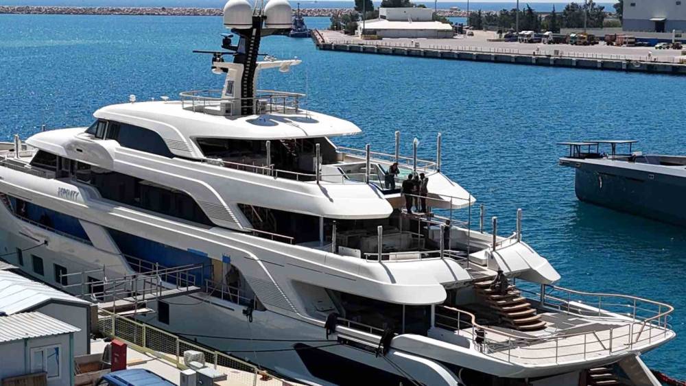 Milyarderlerin y&uuml;zen sarayları Antalya&rsquo;da inşa ediliyor
