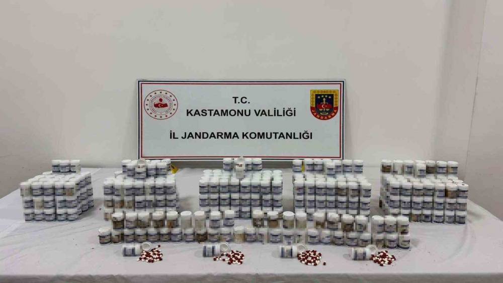 Kastamonu merkezli 3 ilde zehir tacirlerine operasyon: 16 tutuklama
