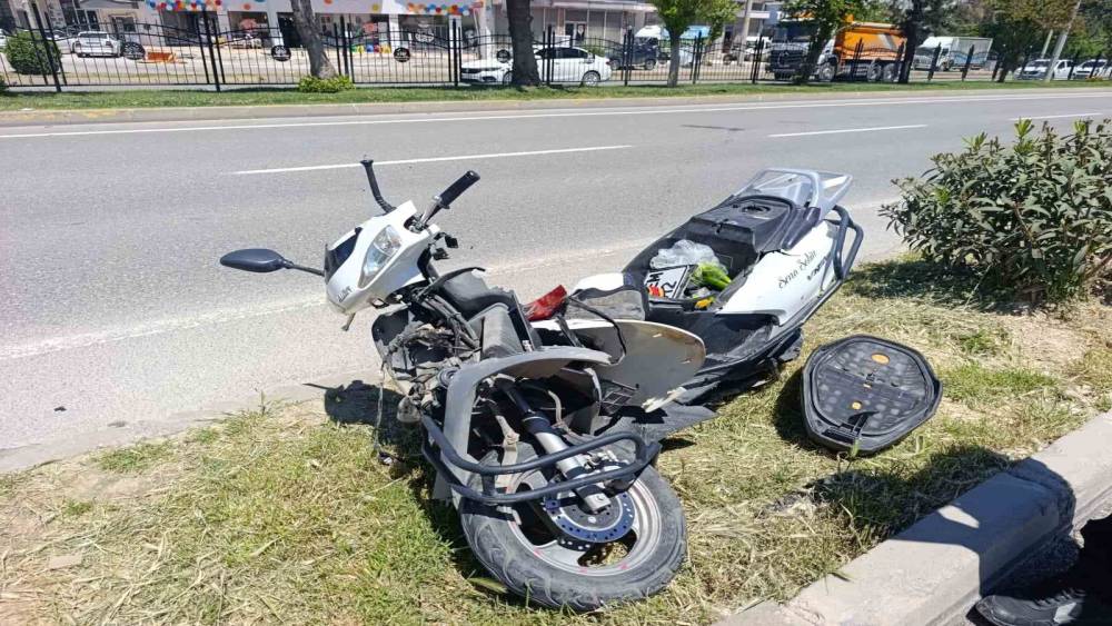 İki motosiklet &ccedil;arpıştı: 2 yaralı
