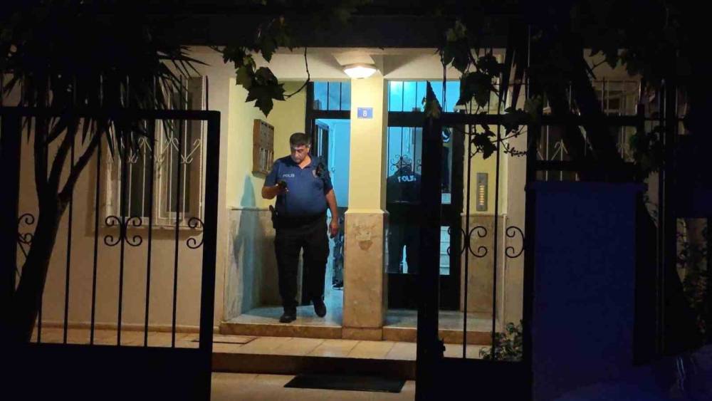 Evde &ouml;l&uuml; bulunan 16 yaşındaki &ccedil;ocuğun cenazesi teslim alındı
