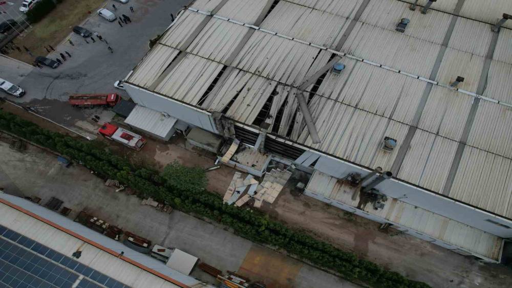 Sakarya&rsquo;da patlamanın yaşandığı fabrika havadan g&ouml;r&uuml;nt&uuml;lendi
