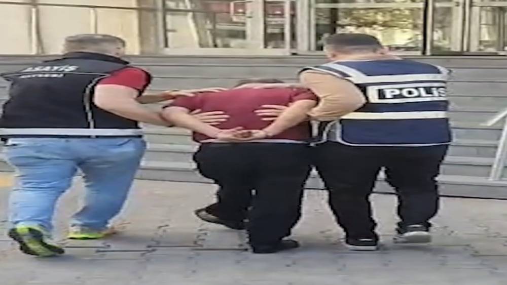 Kayseri&rsquo;de 30&rsquo;ar yıl kesinleşmiş hapis cezası bulunan 2 şahıs yakalandı
