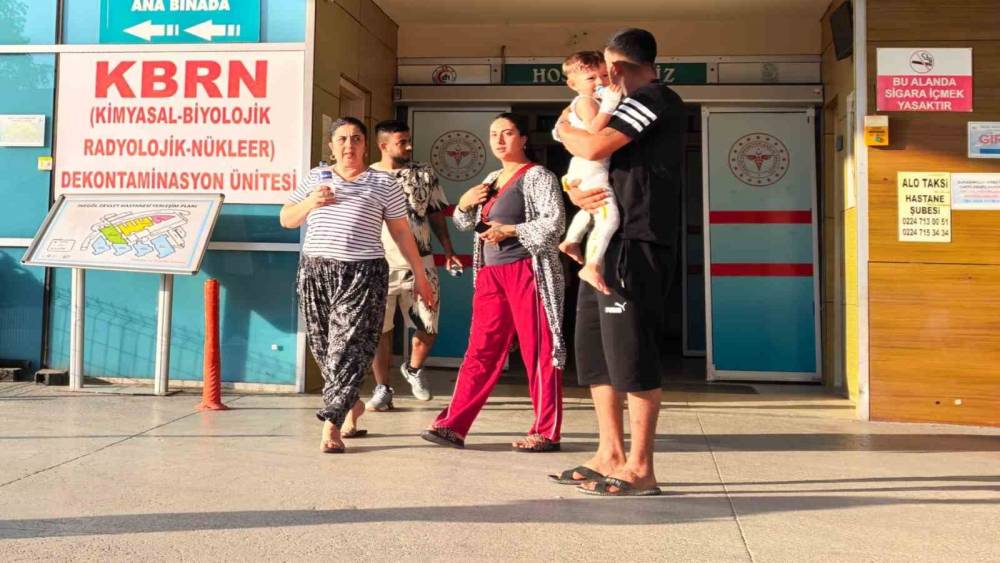 Mangal ateşine d&uuml;şen &ccedil;ocuk yaralandı
