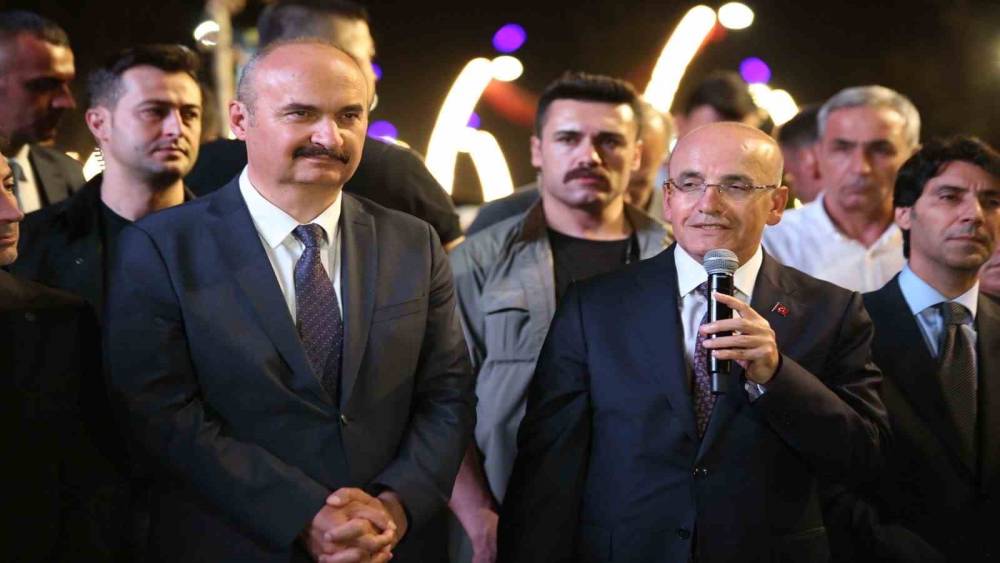 Bakan Şimşek: "Batman&rsquo;da muazzam bir hizmet fırtınası var"

