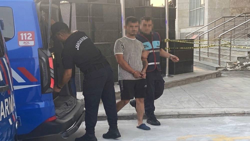 Kasklı saldırı olayı &ccedil;&ouml;z&uuml;ld&uuml;: 3 ş&uuml;pheli tutuklandı
