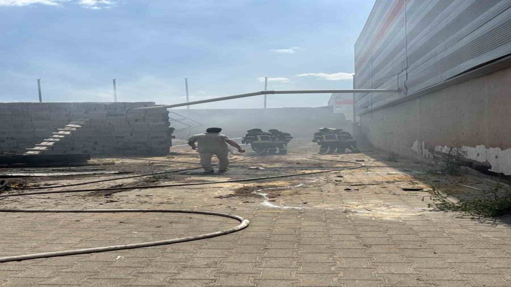 İşyerinde &ccedil;ıkan yangın s&ouml;nd&uuml;r&uuml;ld&uuml;
