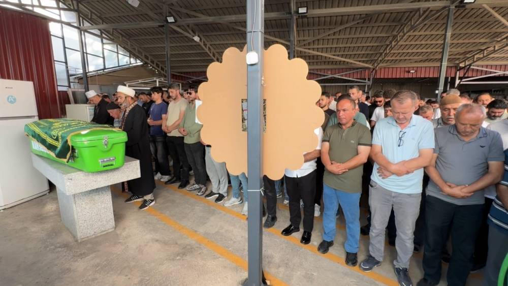 Elektrik akımına kapılarak hayatını kaybeden gen&ccedil; toprağa verildi
