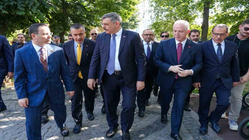 Adalet Bakanı G&uuml;rlek, B&uuml;y&uuml;k&ccedil;ekmece Cumhuriyet Başsavcısı Karakaya ile bir araya geldi
