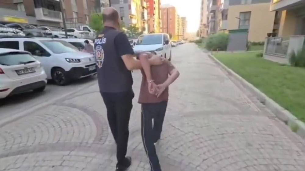 Bayburt&rsquo;ta 42 kişiyi dolandırdığı belirlenen ş&uuml;pheli tutuklandı
