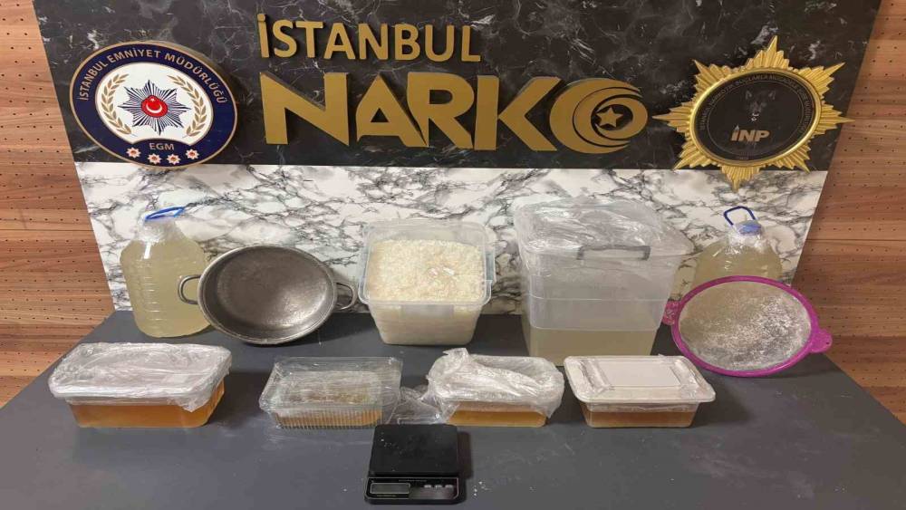 İstanbul&rsquo;da uyuşturucu operasyonu: 26 kilo uyuşturucu ele ge&ccedil;irildi
