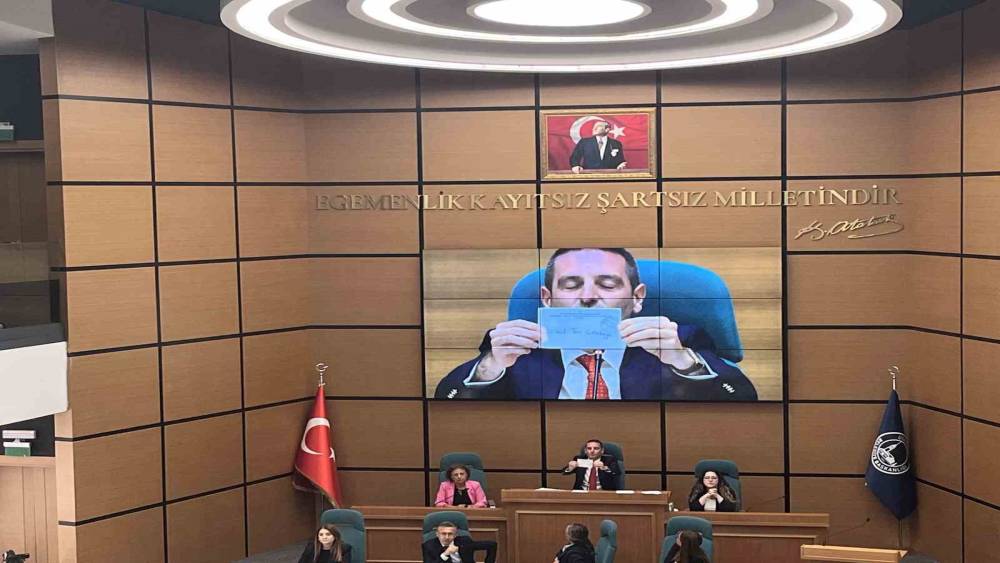 &Uuml;sk&uuml;dar Belediyesi Başkanvekili se&ccedil;iminde ilk tur tamamlandı
