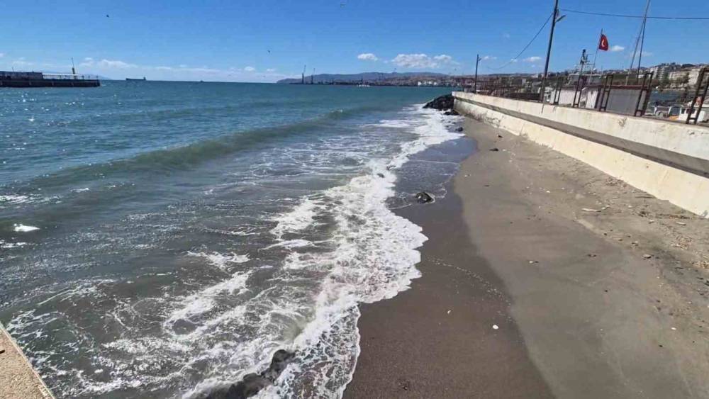 Tekirdağ&rsquo;da 4 il&ccedil;ede denize girişler yasaklandı
