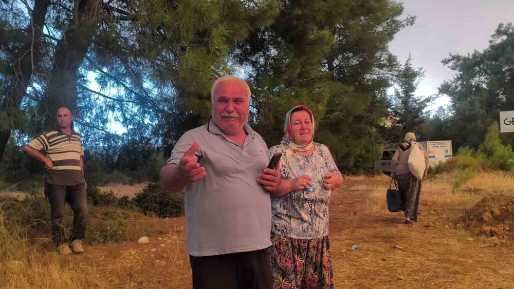 Yangını g&ouml;zyaşları i&ccedil;inde izlediler
