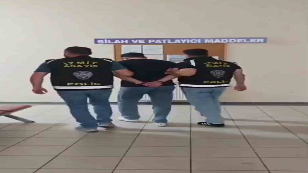 İzmit&rsquo;te 21 yıl hapis cezası bulunan ş&uuml;pheli yakalandı
