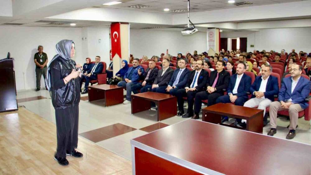 Kayseri Devlet Hastanesi&rsquo;nde &rsquo;Evlilik Ehliyeti&rsquo; konulu program d&uuml;zenlendi
