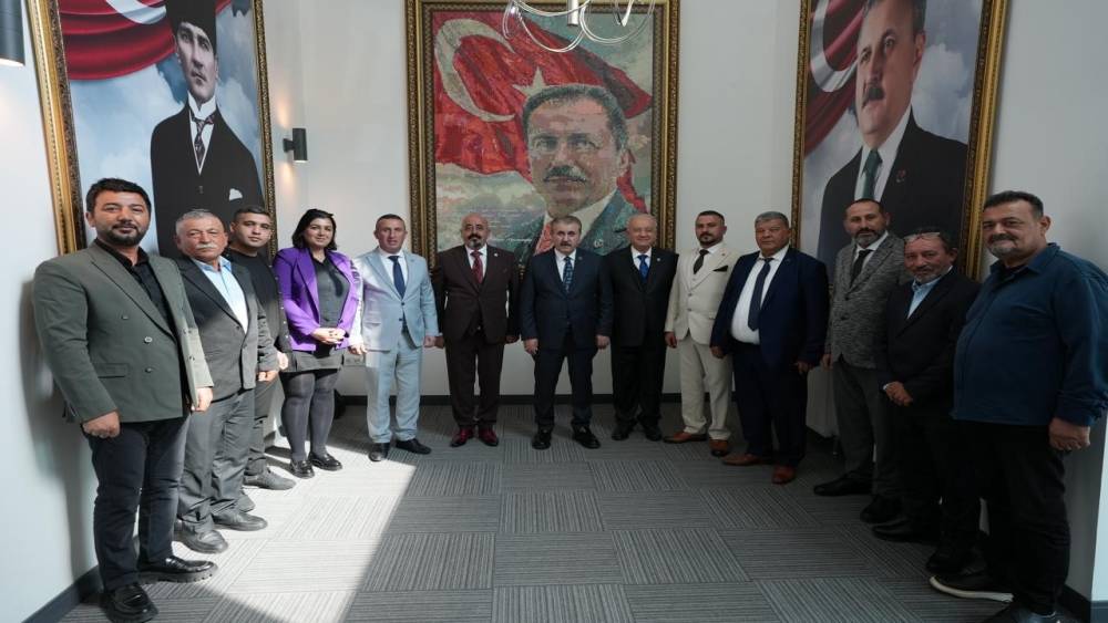 BBP lideri Destici 12 İmamlar Alevi-Bektaşi &Ouml;ğreti Derneği heyetini kabul etti
