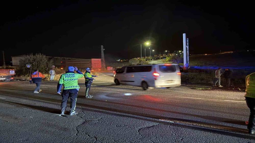 Kayseri&rsquo;de trafik kazası: 3 &ouml;l&uuml;, 1 yaralı
