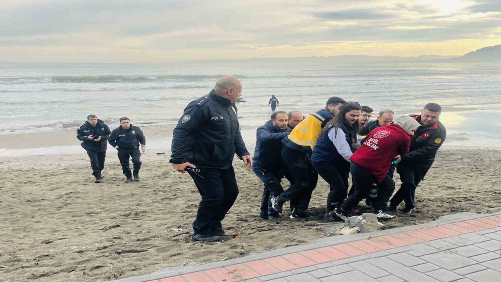 Ordu’da denize atlayan kadını itfaiye kurtardı
