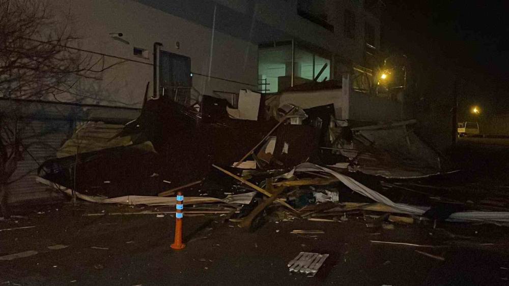 Karaman&rsquo;da fırtına hayatı olumsuz etkiledi
