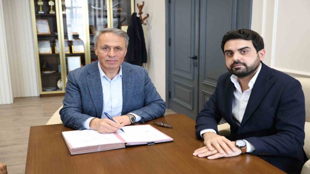 İl&ccedil;e ekonomisine katkı sağlayacak yatırım: 250 milyonluk tesis i&ccedil;in imzalar atıldı
