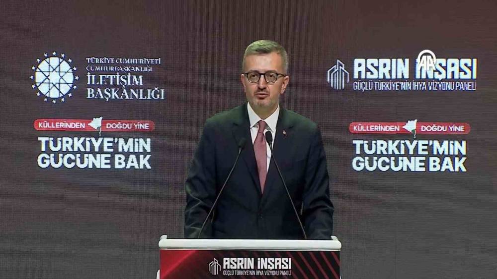 Bakan Kurum: "CHP&rsquo;nin Genel Başkanı niye Bakan&rsquo;a teşekk&uuml;r ediyorsunuz diye belediye başkanlarını azarlıyor"
