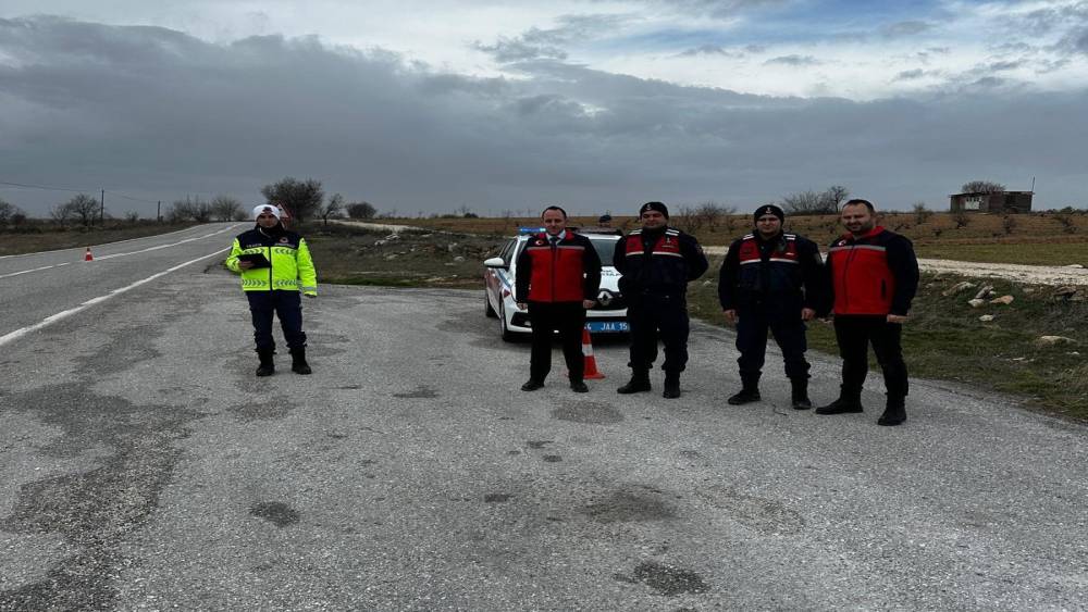 Uşak&rsquo;ta hayvan sevkiyatlarına y&ouml;nelik yol denetimi
