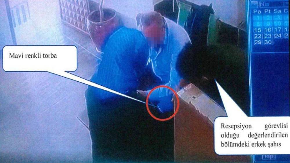 Bakırk&ouml;y&rsquo;de r&uuml;şvet aldığı ileri s&uuml;r&uuml;len zabıta memuru tutuklandı
