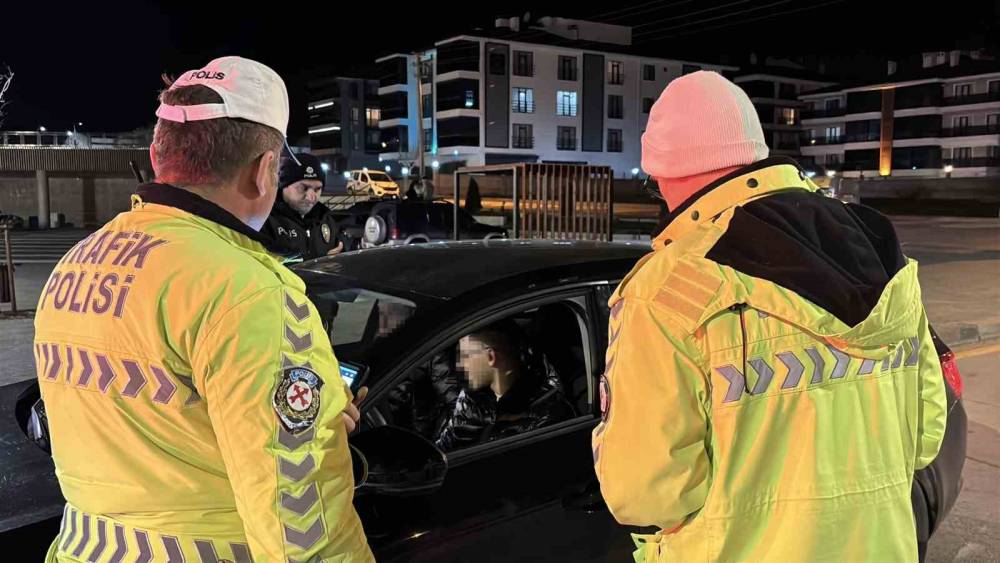 Bolu&rsquo;da trafik denetimlerinde 4 bin 546 s&uuml;r&uuml;c&uuml;ye ceza kesildi
