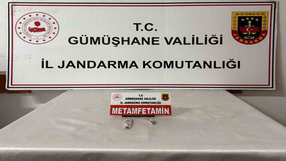 G&uuml;m&uuml;şhane&rsquo;de uyuşturucu operasyonlarında iki ş&uuml;pheli yakalandı
