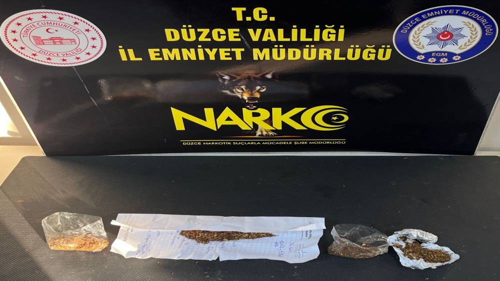 Uyuşturucu ticareti yapan 2 kişi tutuklandı
