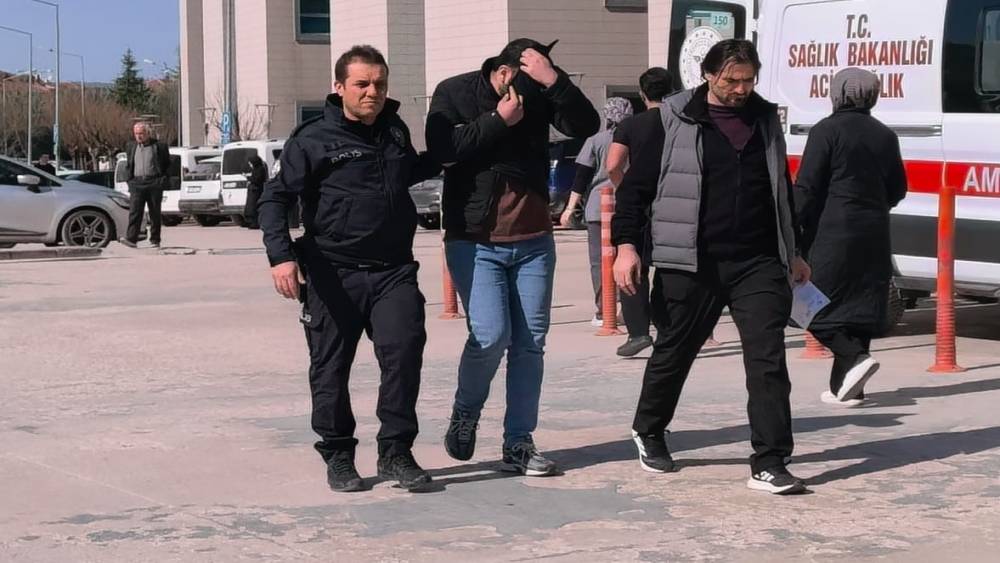 Bursa&rsquo;da el freni &ccedil;ekilmeyen ara&ccedil; can aldı: S&uuml;r&uuml;c&uuml; tutuklandı
