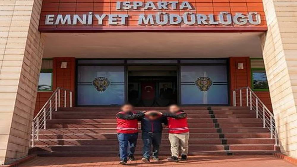 Isparta&rsquo;da 9 yıl hapis cezasıyla aranan şahıs yakalandı
