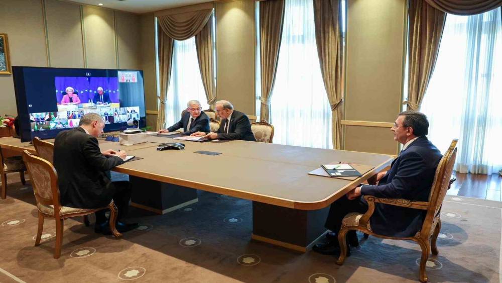 Cumhurbaşkanı Yardımcısı Yılmaz: "&Uuml;&ccedil;&uuml;nc&uuml; &uuml;lkeleri de hedef alan saldırıları kınıyor, &ccedil;atışmaların sona ermesi i&ccedil;in diplomatik &ccedil;abalarımızı &ccedil;ok taraflı olarak s&uuml;rd&uuml;r&uuml;yoruz"
