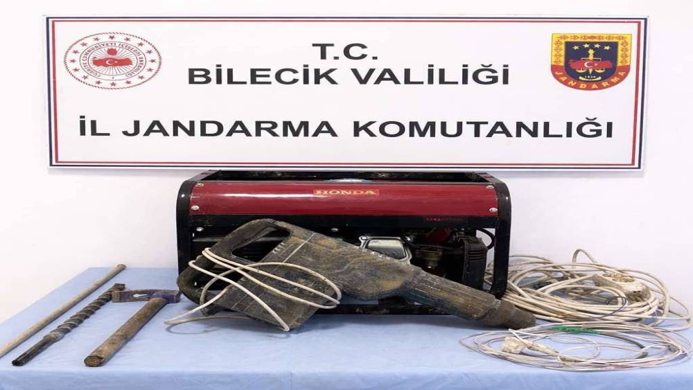 Bilecik&rsquo;te ka&ccedil;ak kazı operasyonu: 2 ş&uuml;pheli yakalandı
