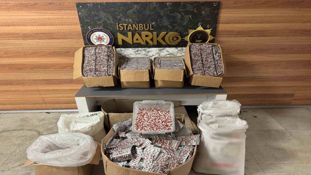 Sultanbeyli&rsquo;de uyuşturucu operasyonu: 343 bin adet hap ele ge&ccedil;irildi
