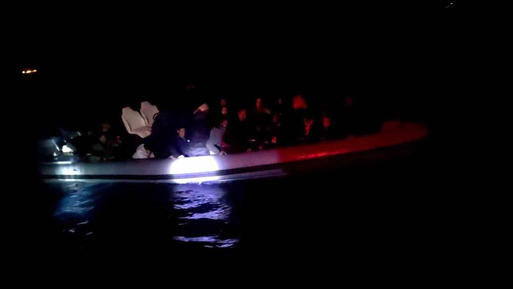Aydın&rsquo;da 35 d&uuml;zensiz g&ouml;&ccedil;men kurtarıldı, 1 ş&uuml;pheli yakalandı
