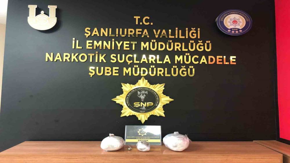 Şanlıurfa&rsquo;da 6 kilo 800 gram uyuşturucu ele ge&ccedil;irildi
